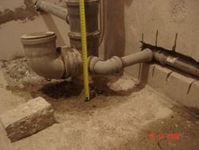 Как производится монтаж канализационных труб в квартире?